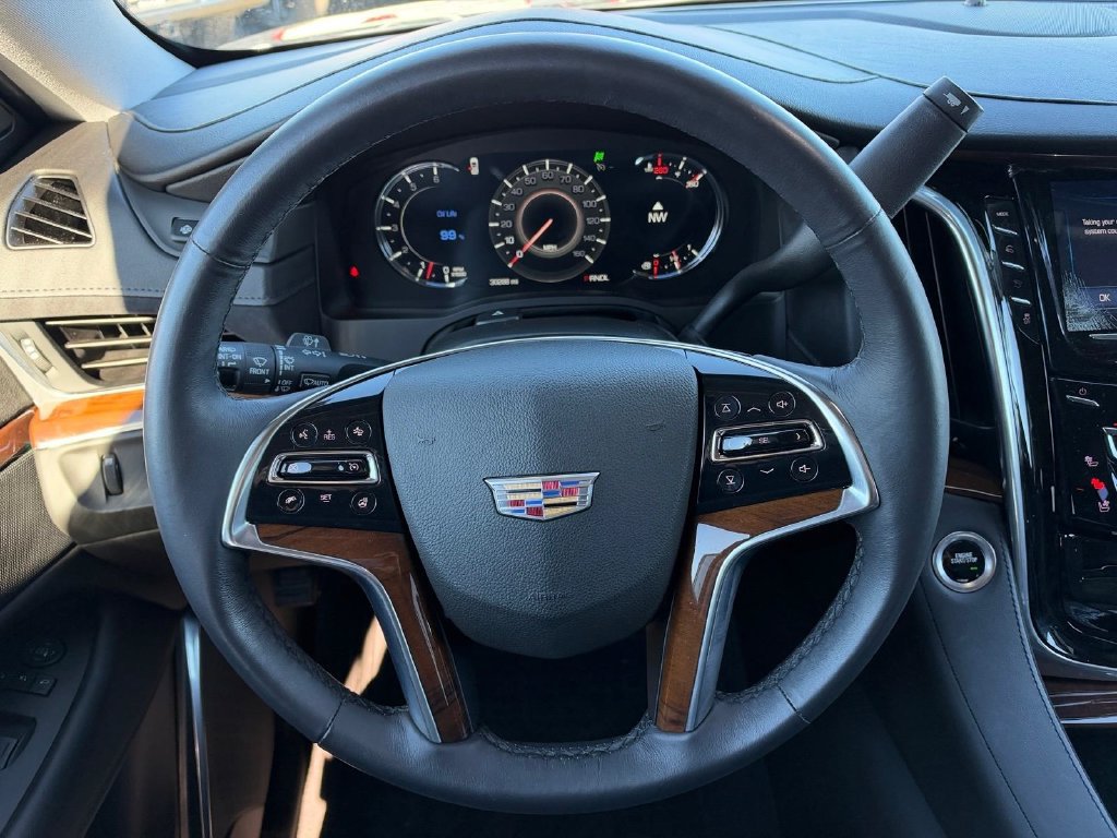 Used 2020 Cadillac Escalade Luxury AWD/4WD image 13
