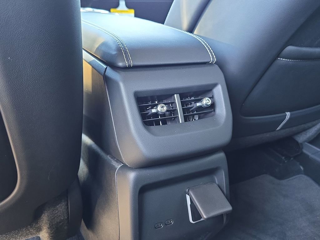 New 2026 Cadillac Optiq Luxury 1 image 34