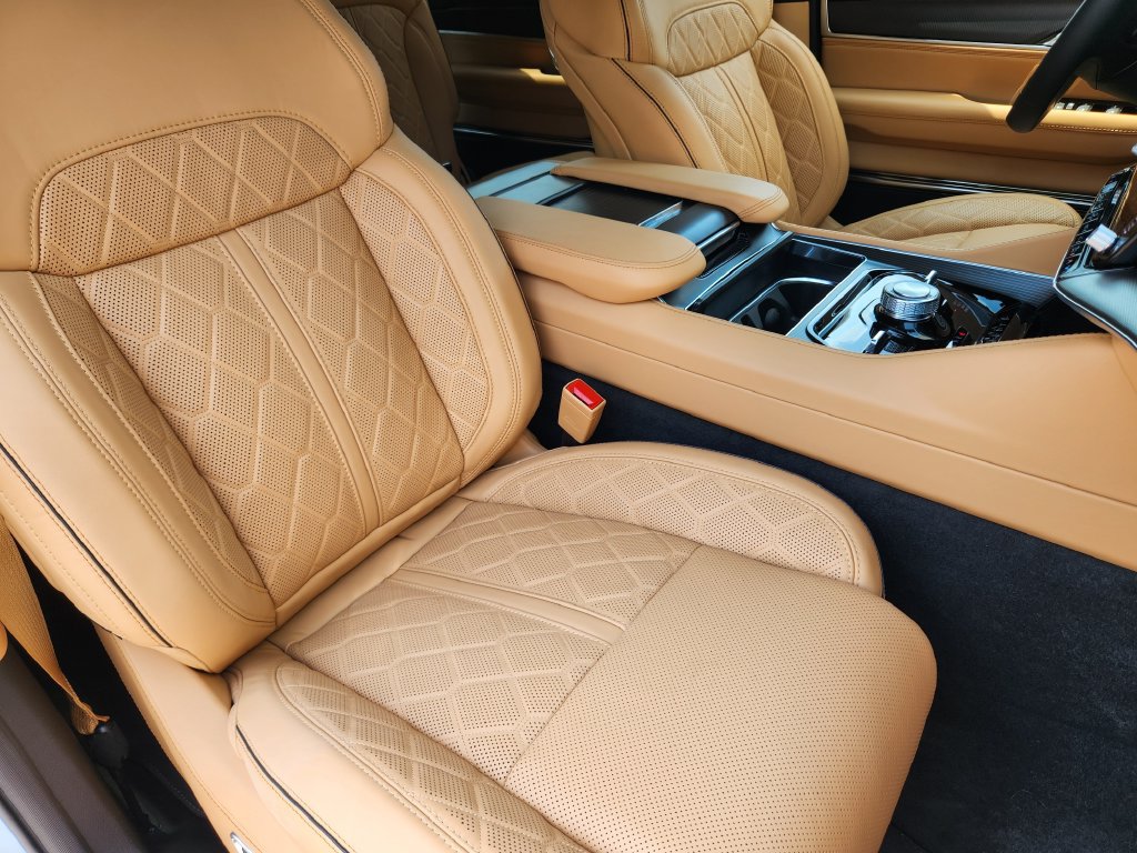 New 2026 Jeep Grand Wagoneer L Summit AWD/4WD image 14