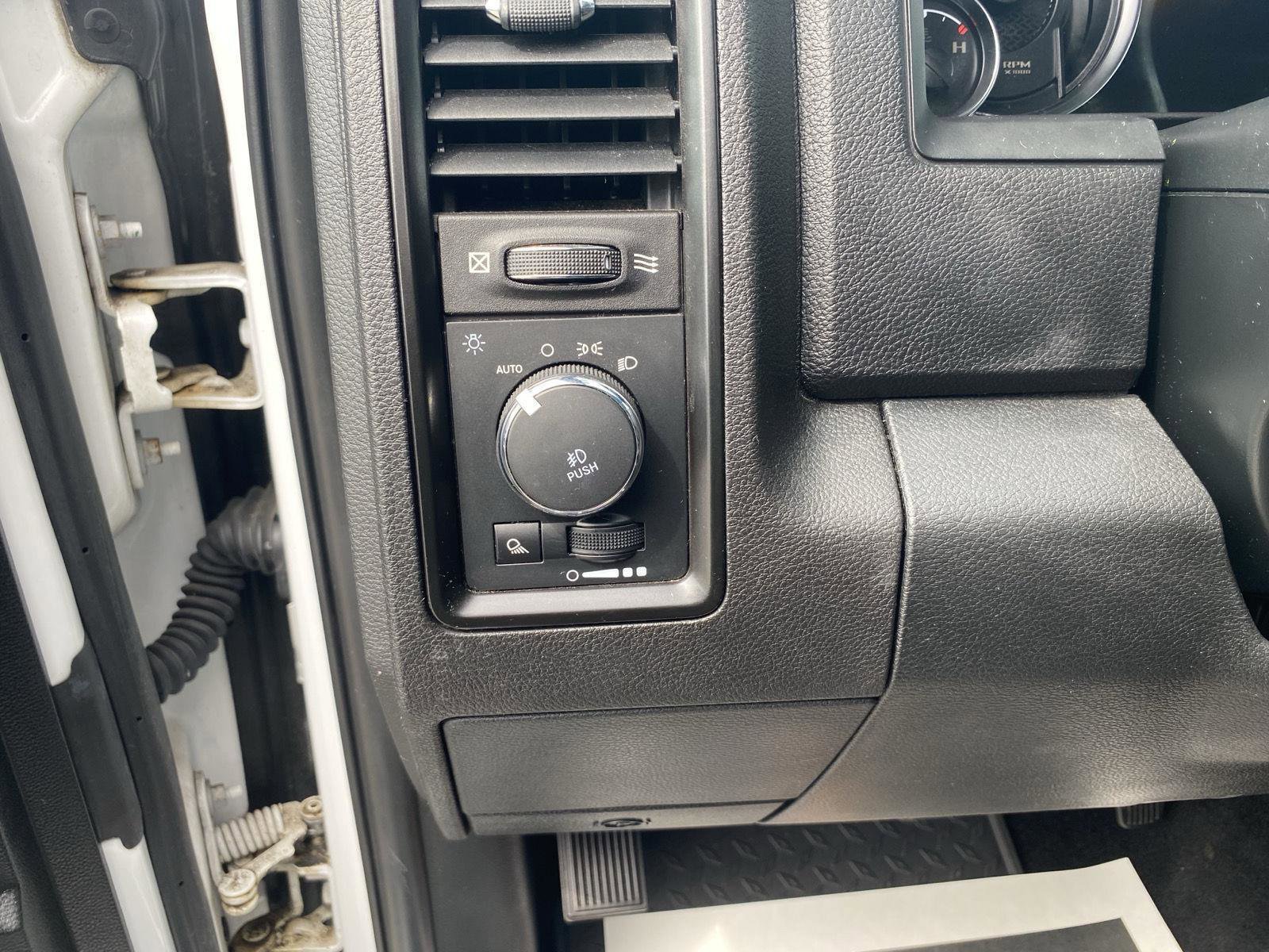 Used 2018 RAM 1500 Rebel w/ Luxury Group image 17