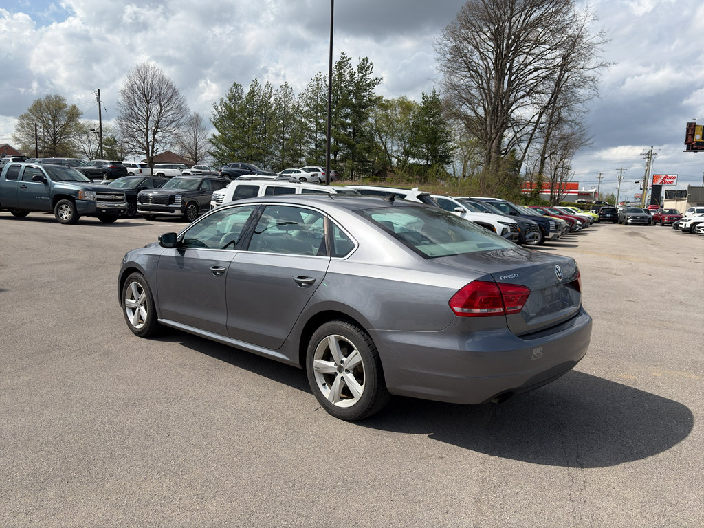Used 2015 Volkswagen Passat 1.8T Limited Edition image 5