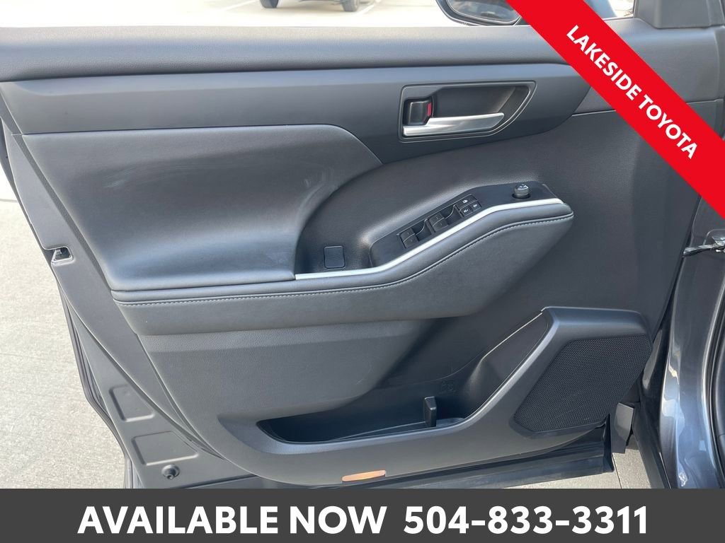 Used 2023 Toyota Highlander XLE image 22