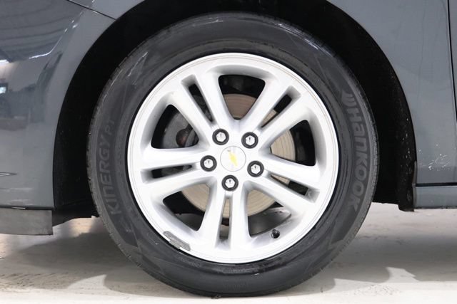 Used 2017 Chevrolet Cruze LT w/ Convenience Package FWD image 9