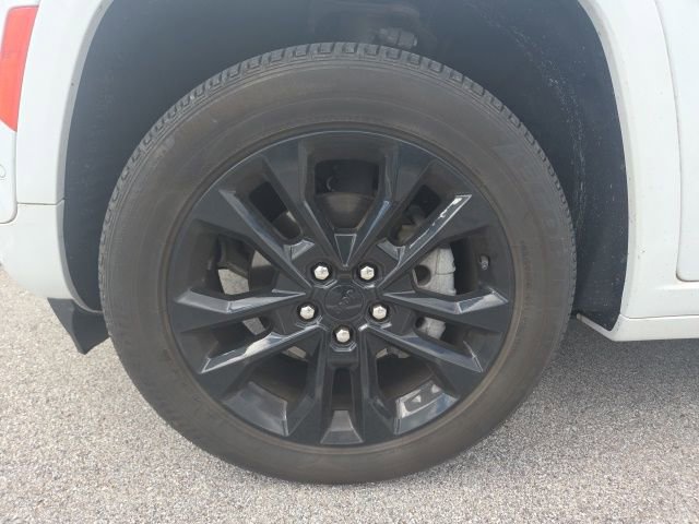 Used 2024 Jeep Grand Cherokee Overland w/ Adv Protech Group III AWD/4WD image 4