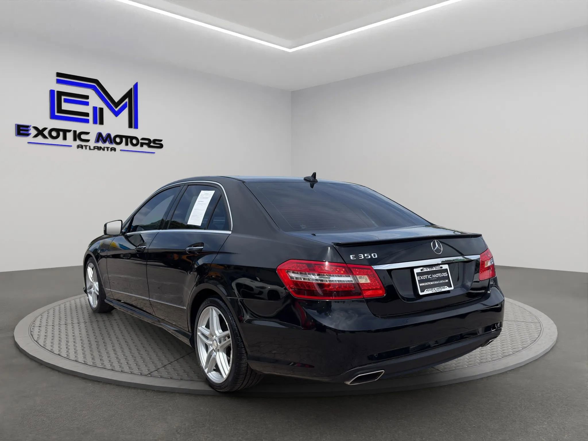Used 2011 Mercedes-Benz E 350 Sedan image 3
