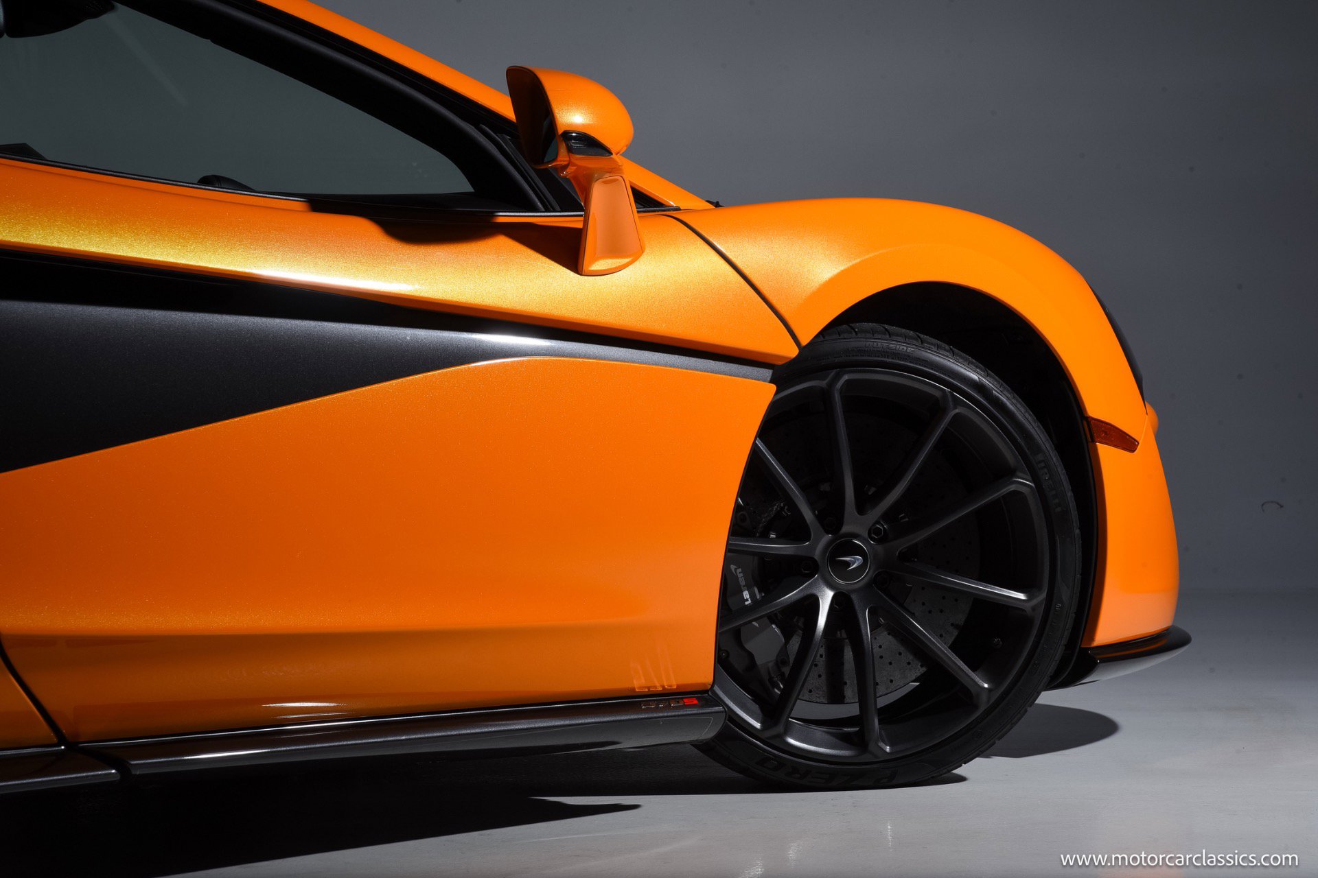 Used 2020 McLaren 570S Spider image 18