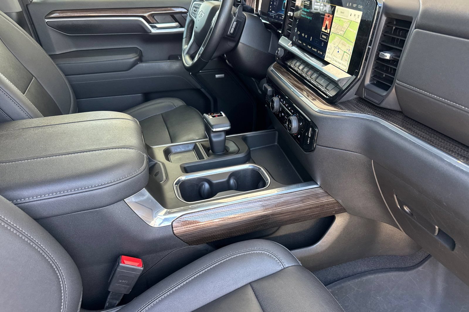 Used 2023 Chevrolet Silverado 1500 RST AWD/4WD image 16