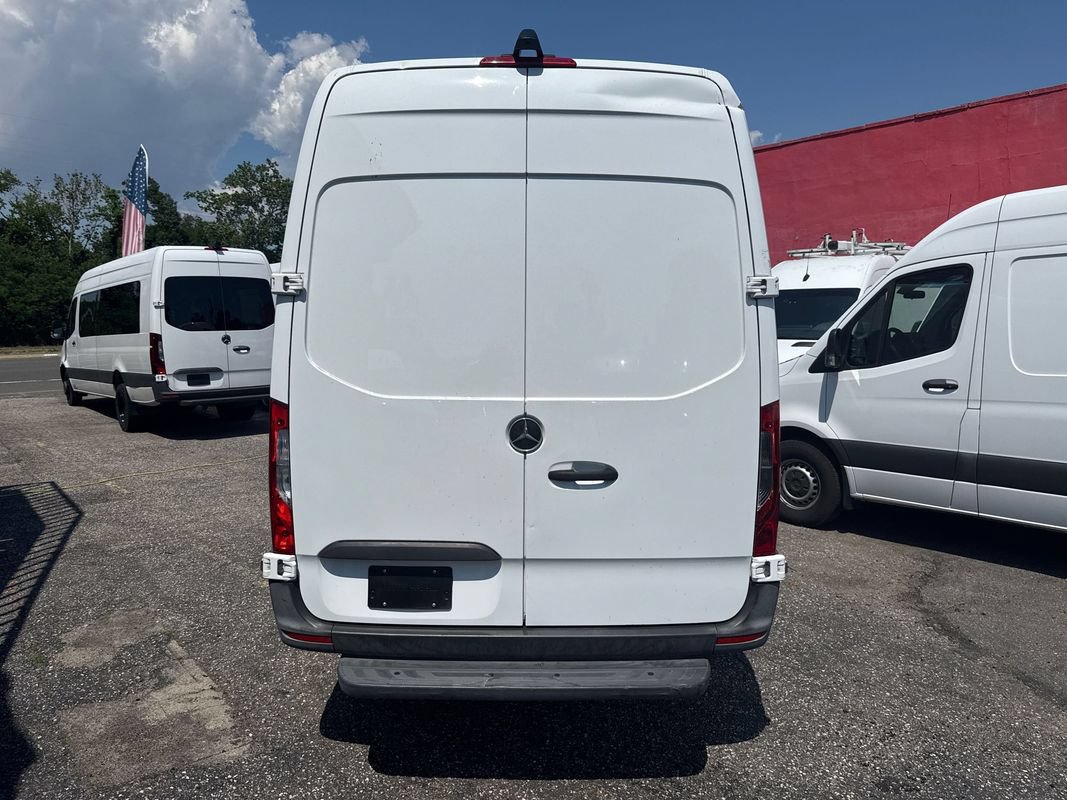 Used 2021 Mercedes-Benz Sprinter 2500 image 5