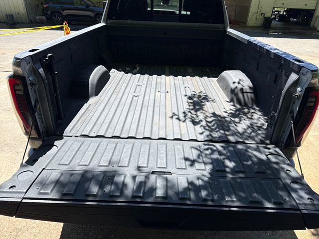 Used 2024 GMC Sierra 2500 AT4 w/ AT4 Premium Plus Package AWD/4WD image 12