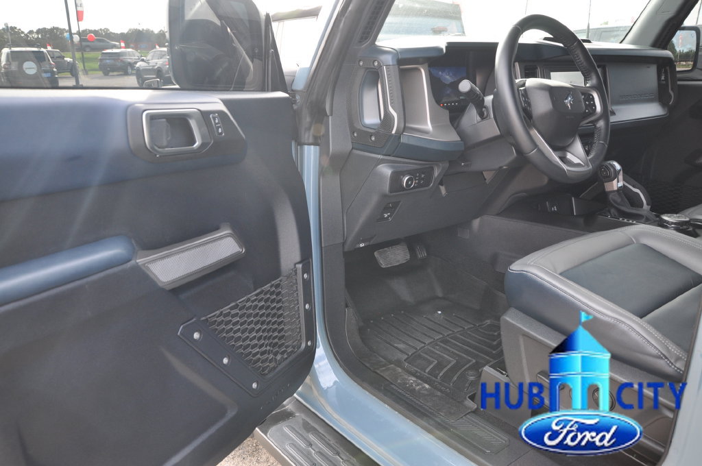 Used 2023 Ford Bronco Outer Banks AWD/4WD image 11