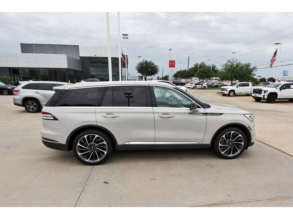Used 2020 Lincoln Aviator Reserve w/ Equipment Group 202A image 7