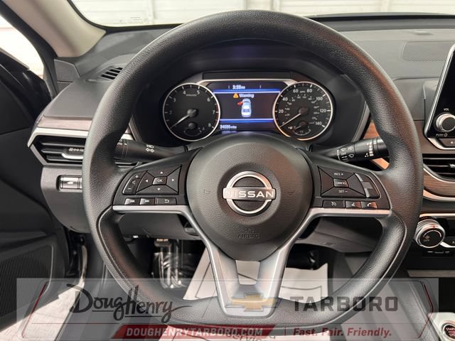 Used 2025 Nissan Altima 2.5 SV FWD image 41