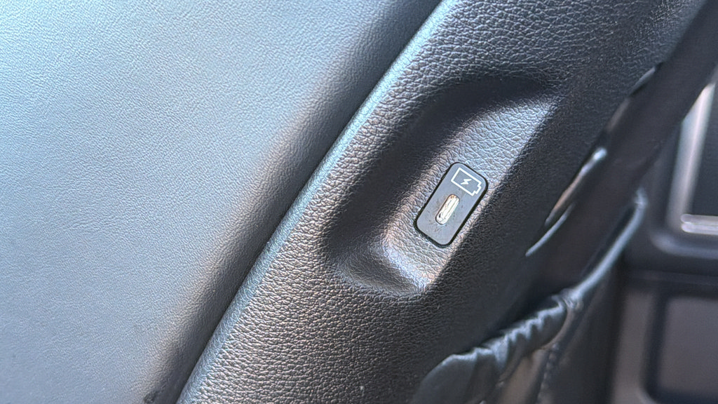 Used 2025 Kia Telluride S AWD/4WD image 17