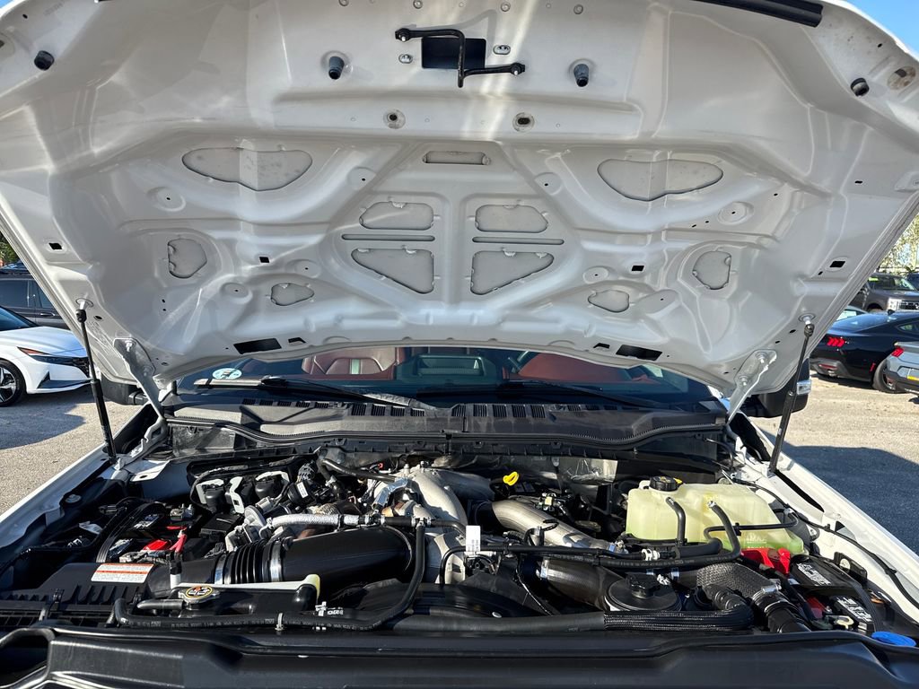 Certified 2022 Ford F450 Platinum w/ FX4 Off-Road Package image 34