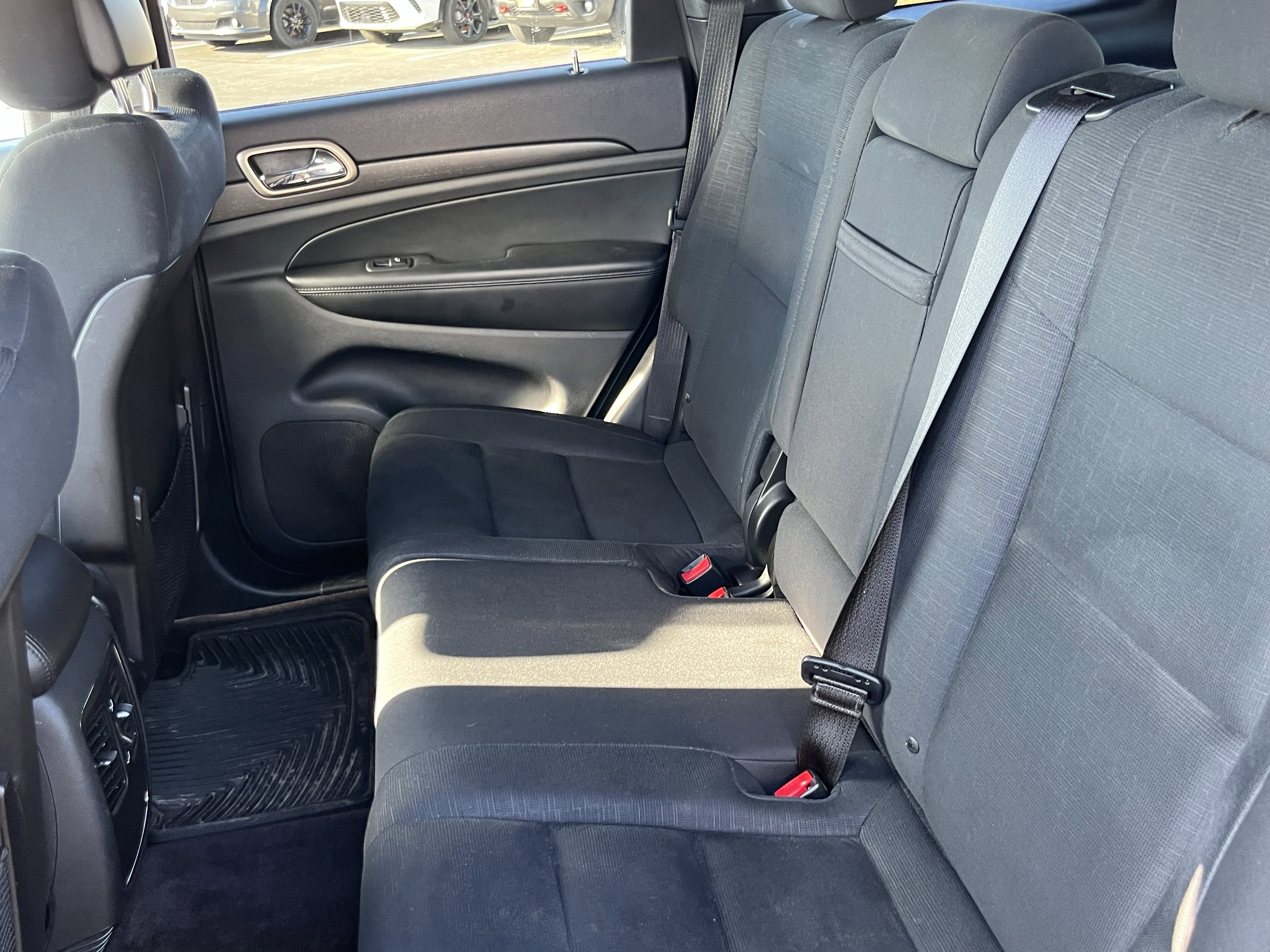 Used 2015 Jeep Grand Cherokee Laredo w/ Quick Order Package 23E image 14