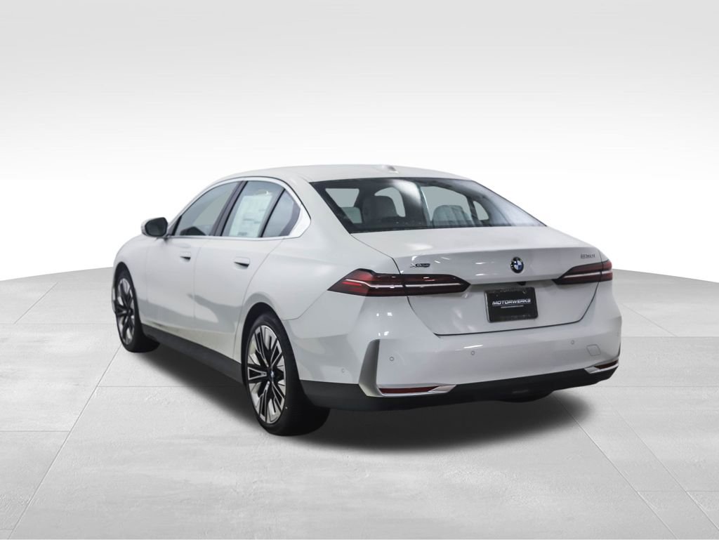 New 2026 BMW 530i xDrive w/ Premium Package image 3