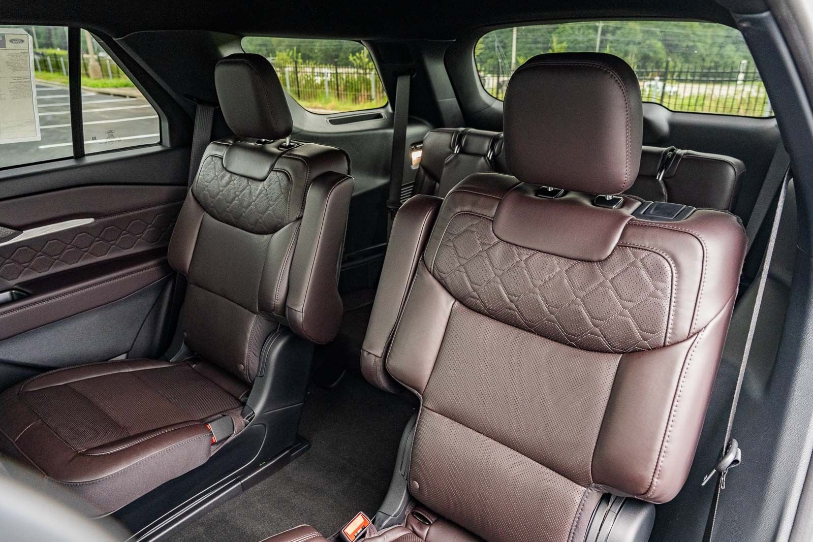 New 2027 Ford Explorer Platinum w/ LUX Leather Package AWD/4WD image 16