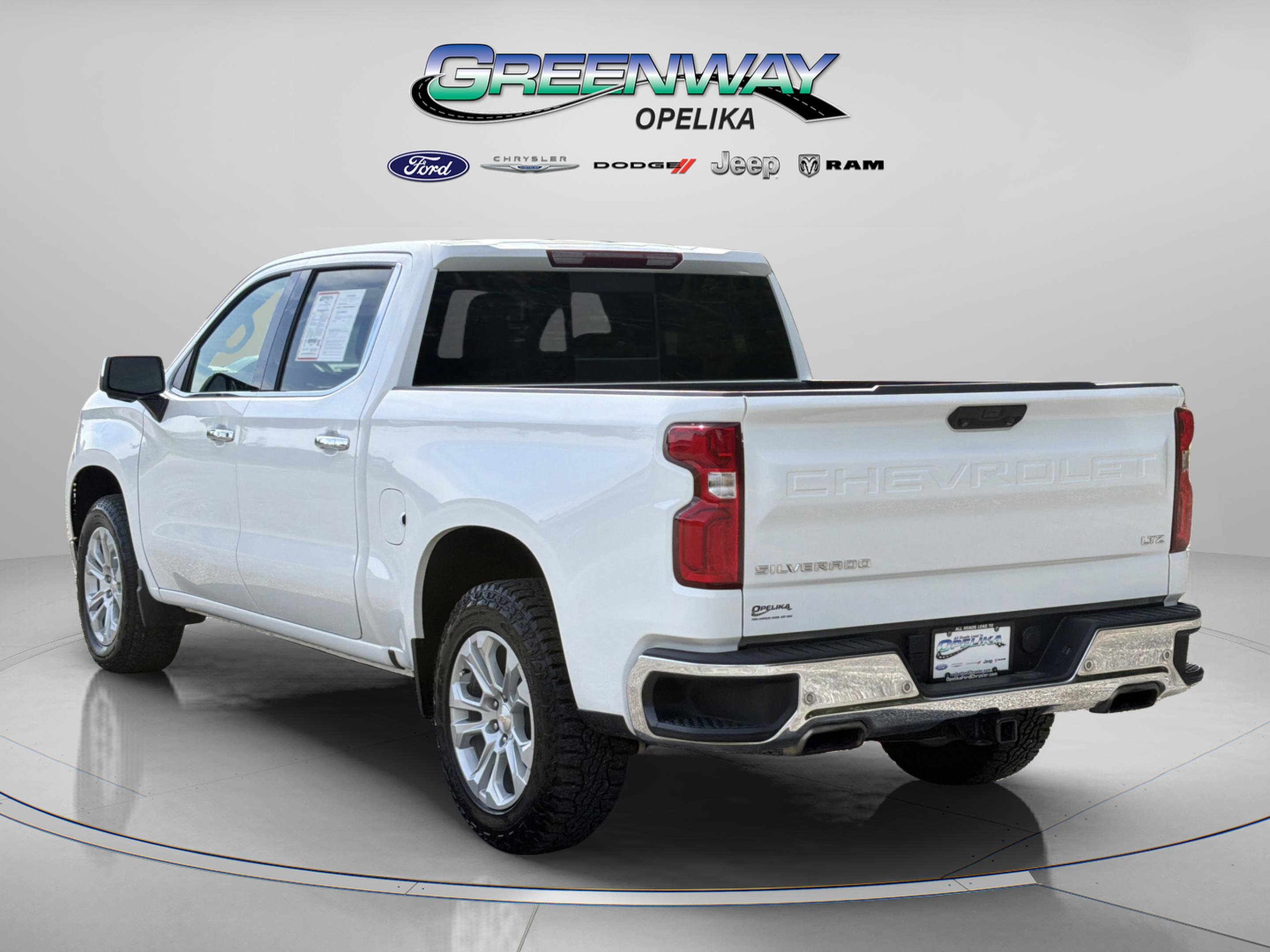 Used 2023 Chevrolet Silverado 1500 LTZ AWD/4WD image 5