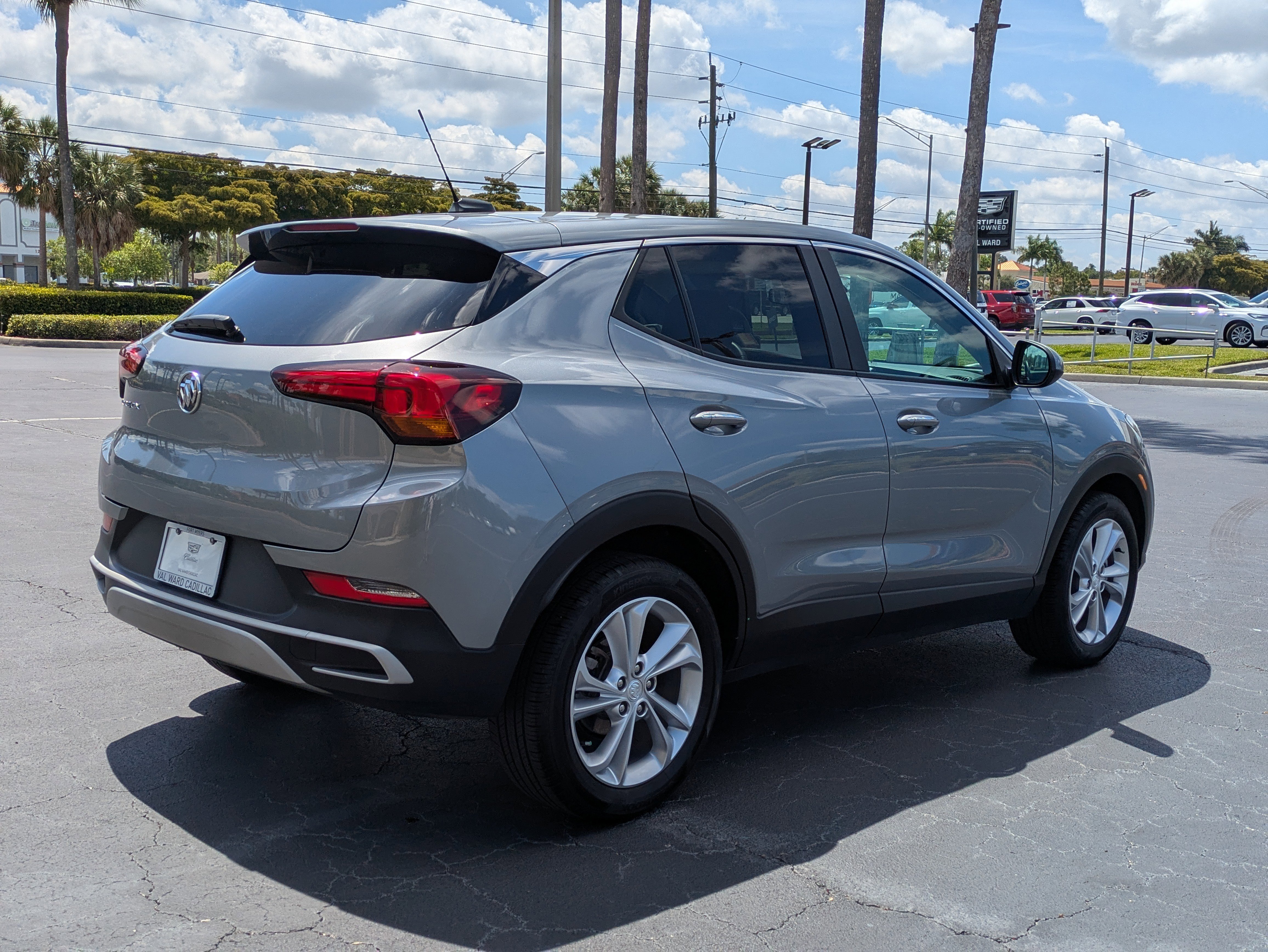 Used 2023 Buick Encore GX Preferred w/ Cold Weather Comfort Package FWD image 6