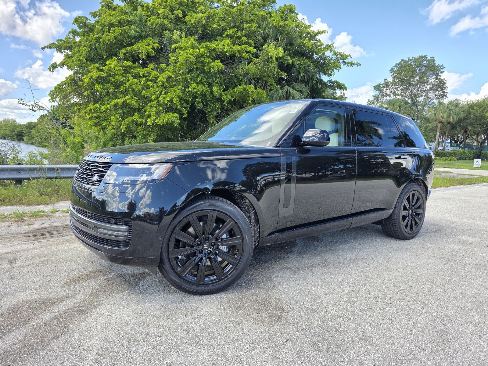 New 2027 Land Rover Range Rover Long Wheelbase SE