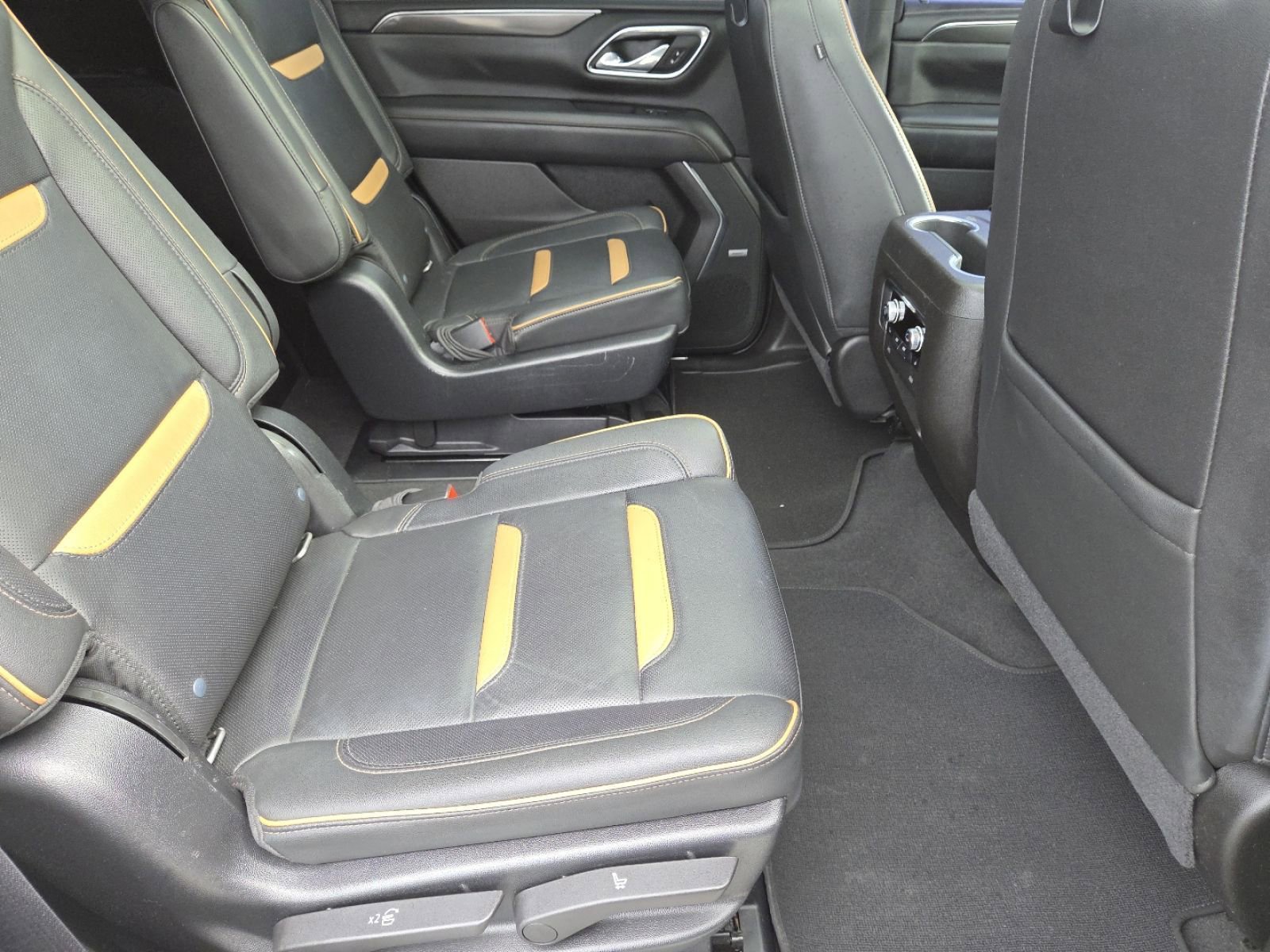 Used 2021 GMC Yukon AT4 w/ Technology Package image 26