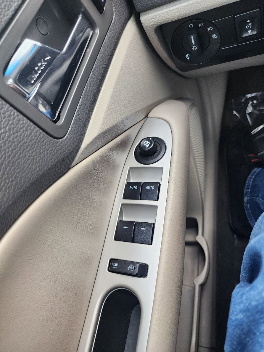 Used 2012 Ford Fusion SEL image 19