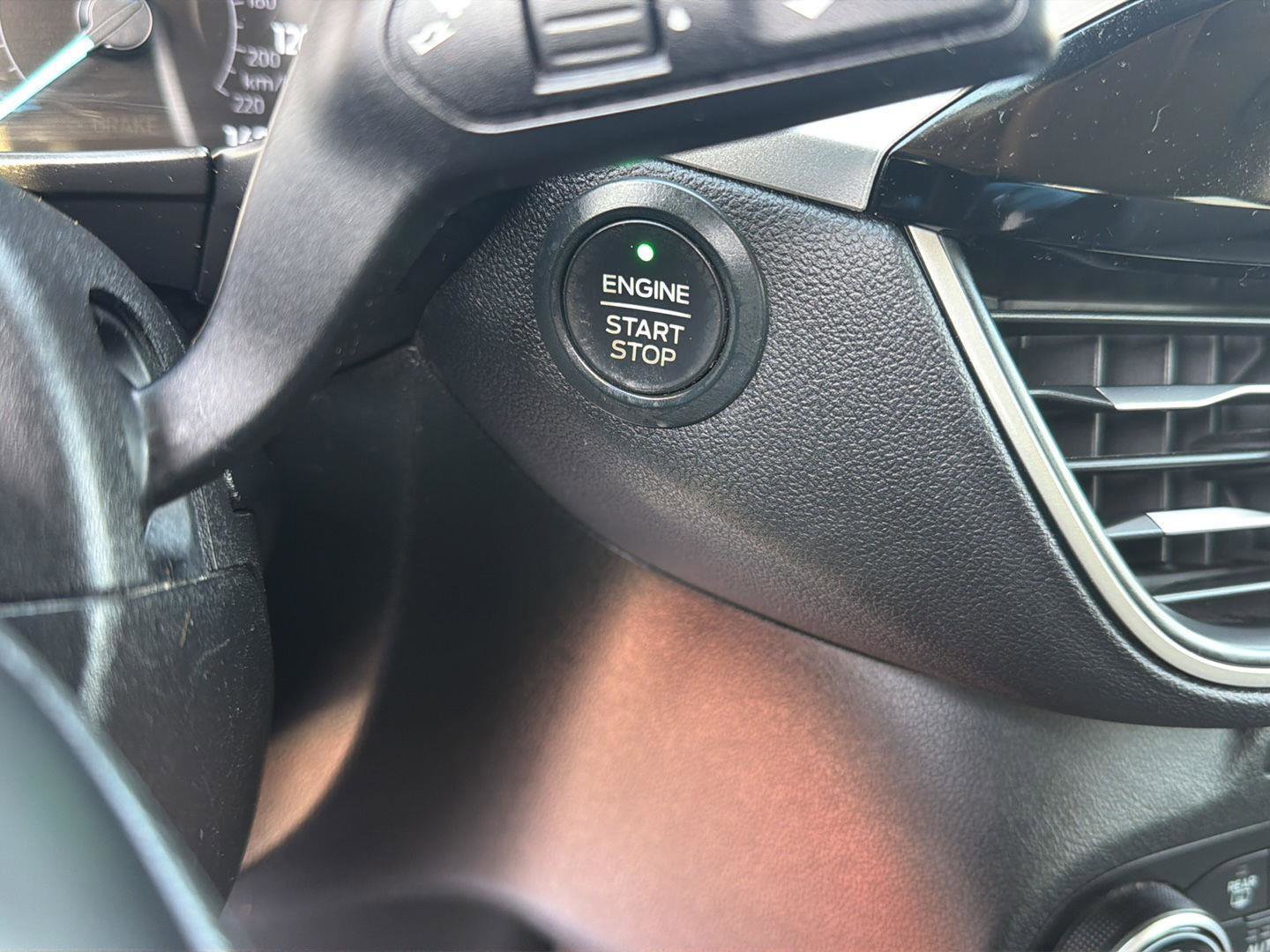 Used 2020 Ford Escape SE AWD/4WD image 29