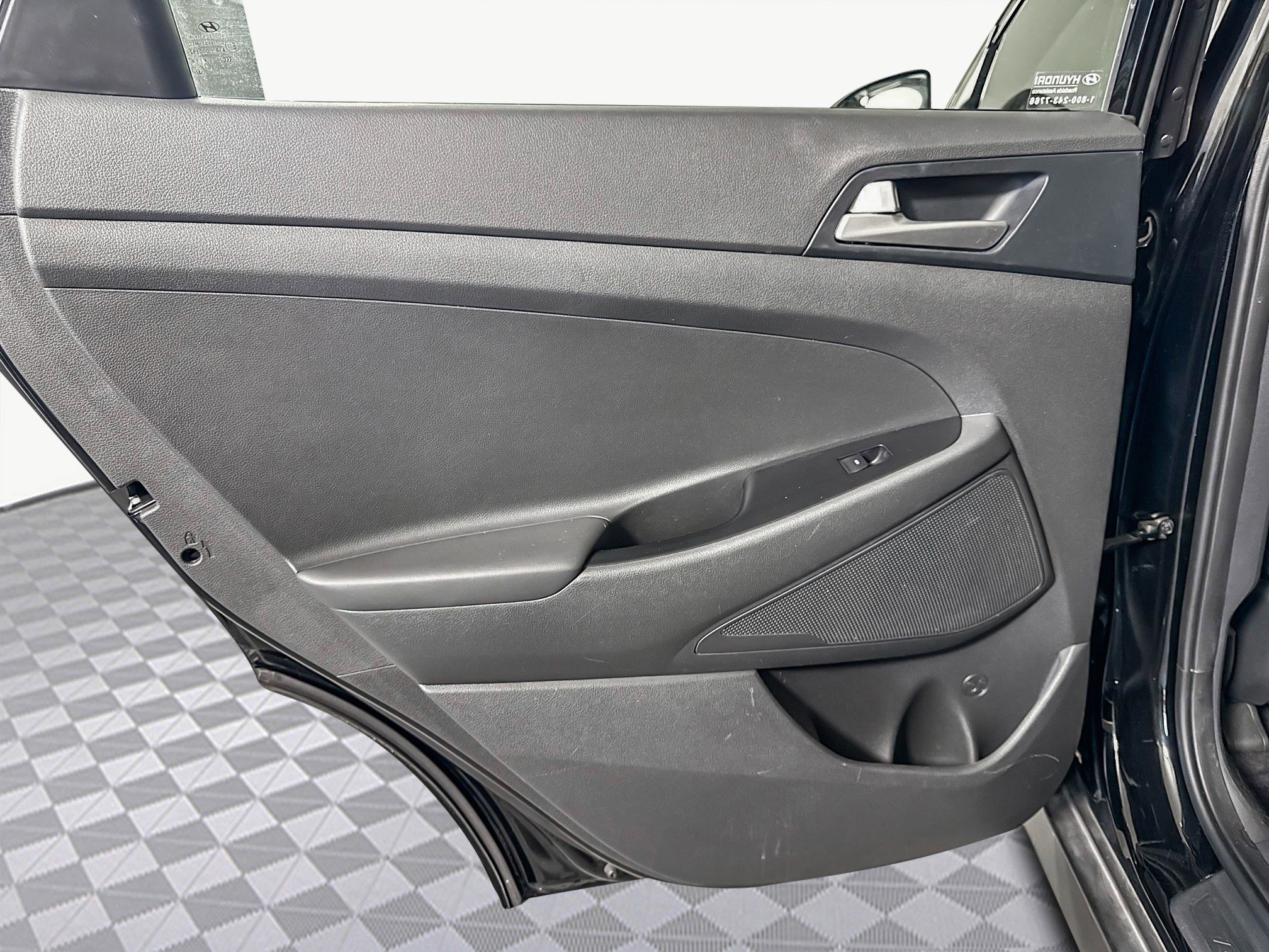 Used 2020 Hyundai Tucson SE image 25