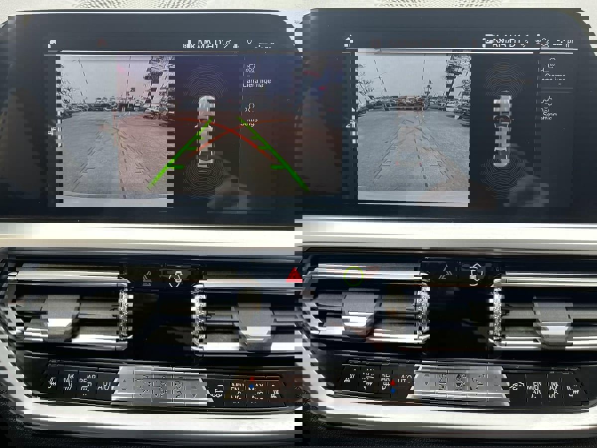 Used 2019 BMW 330i Sedan w/ Convenience Package image 17