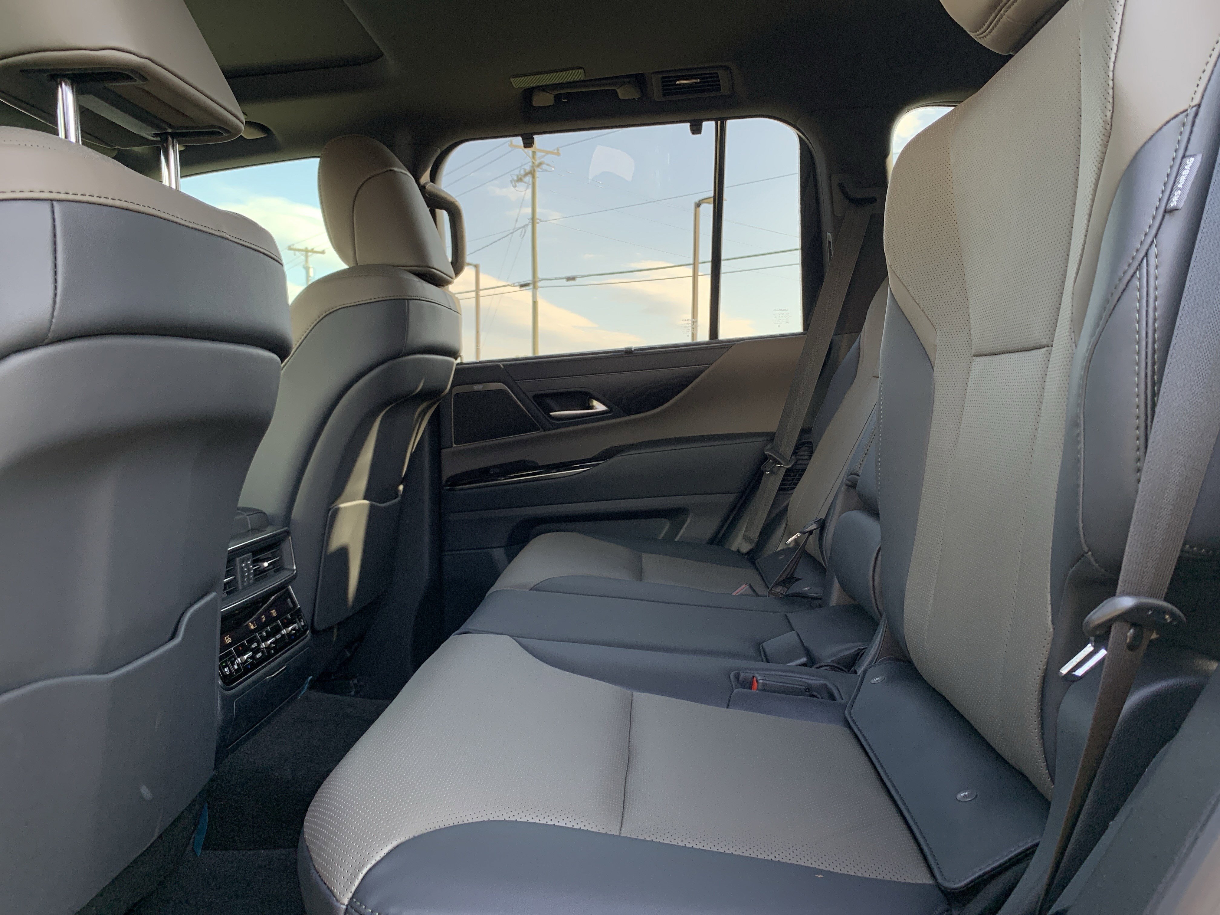 Certified 2026 Lexus LX 700h Overtrail w/ Accessory Package (Z1) image 32