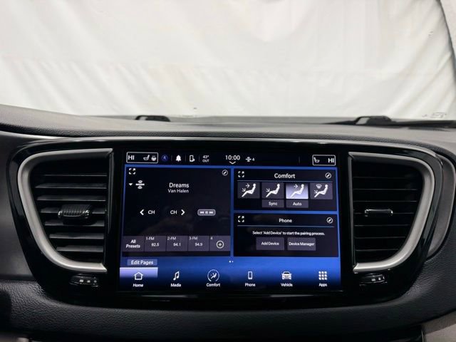 Used 2023 Chrysler Pacifica Touring-L image 37