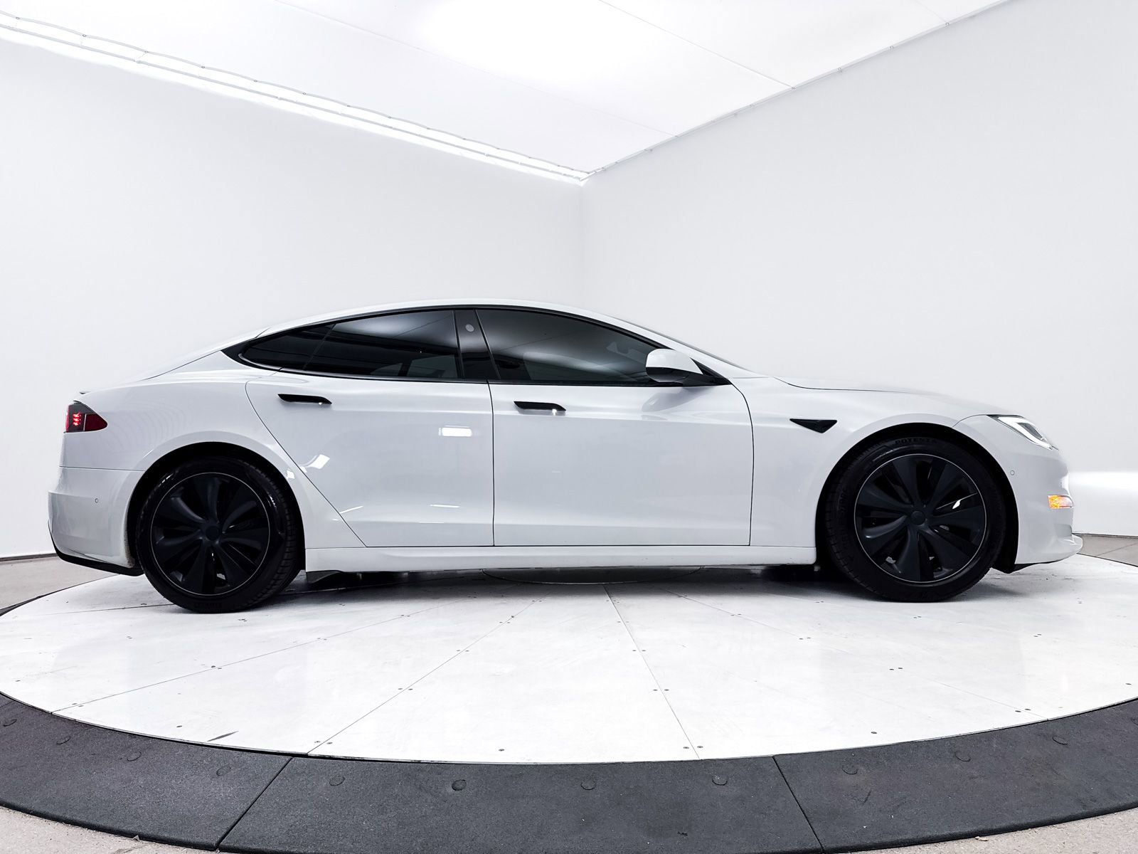 Used 2021 Tesla Model S Plaid AWD/4WD image 41