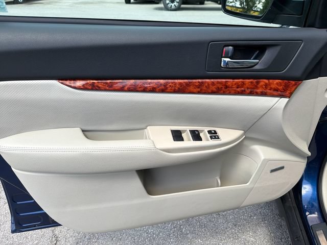 Used 2010 Subaru Outback 2.5i Limited AWD/4WD image 30