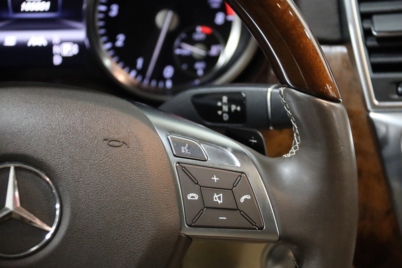 Used 2013 Mercedes-Benz GL 550 4MATIC AMG Sport 4dr Suv image 56