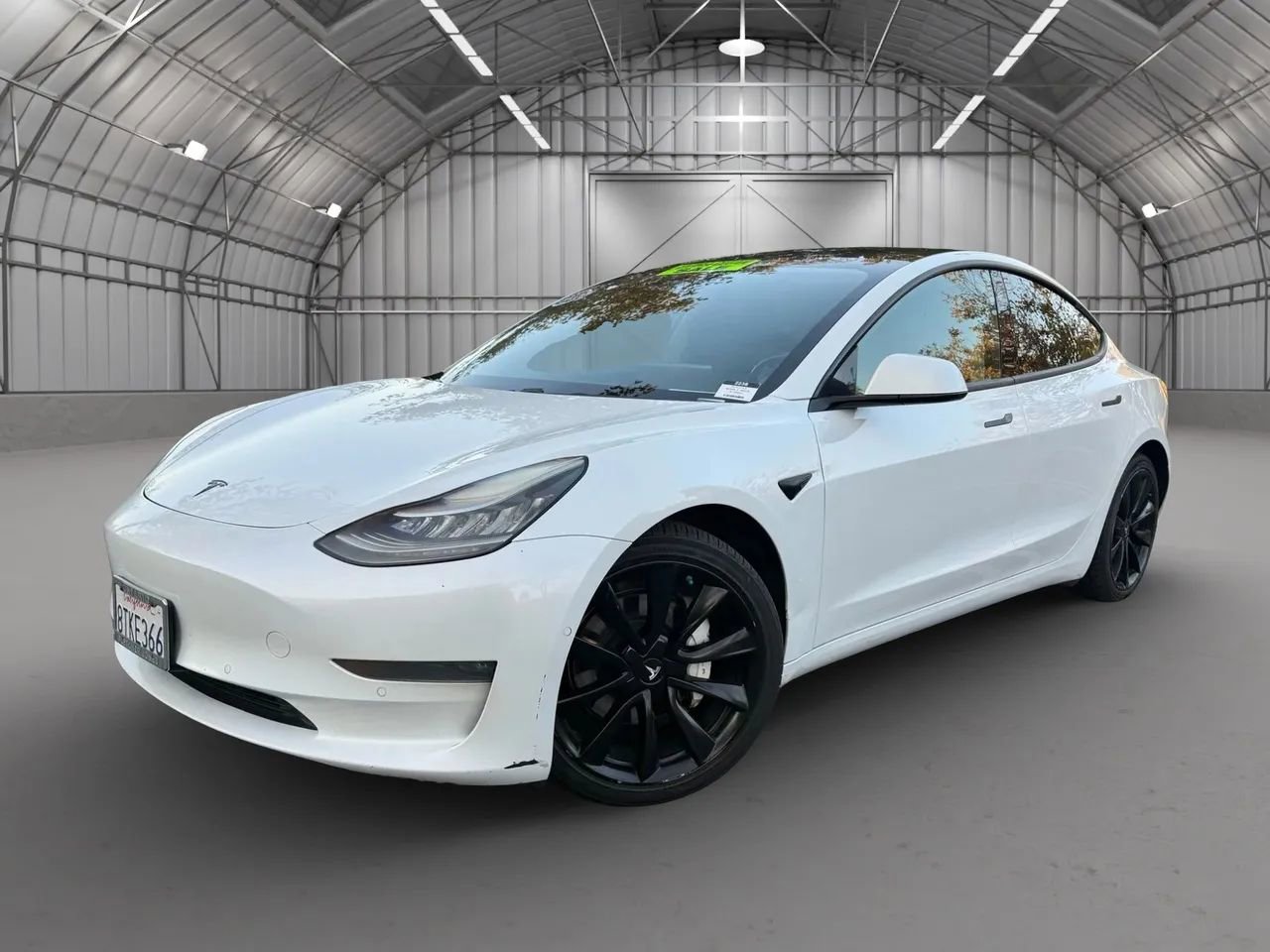 Used 2018 Tesla Model 3 Long Range image 1