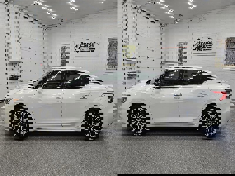 Used 2018 Nissan Maxima SR w/ Interior Lighting Package image 8