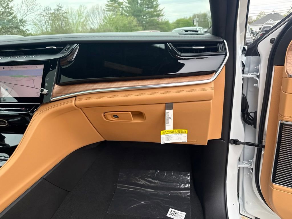 New 2026 Jeep Grand Cherokee Summit AWD/4WD image 33