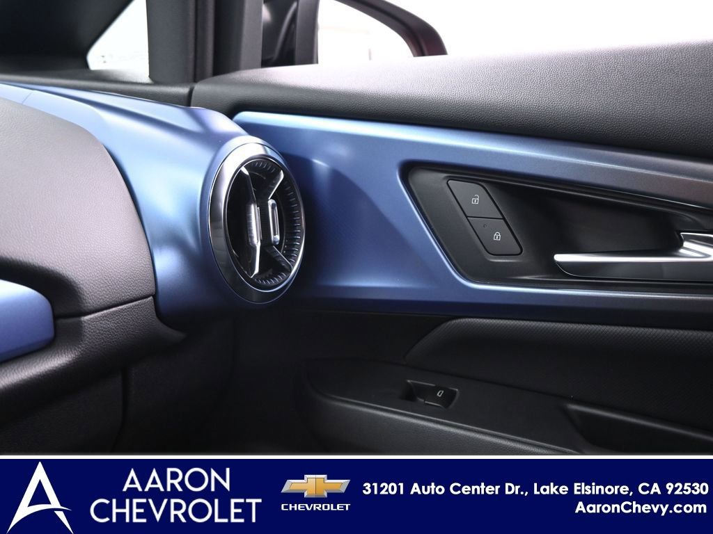 New 2026 Chevrolet Equinox EV LT w/ LPO, Blackout Package image 10