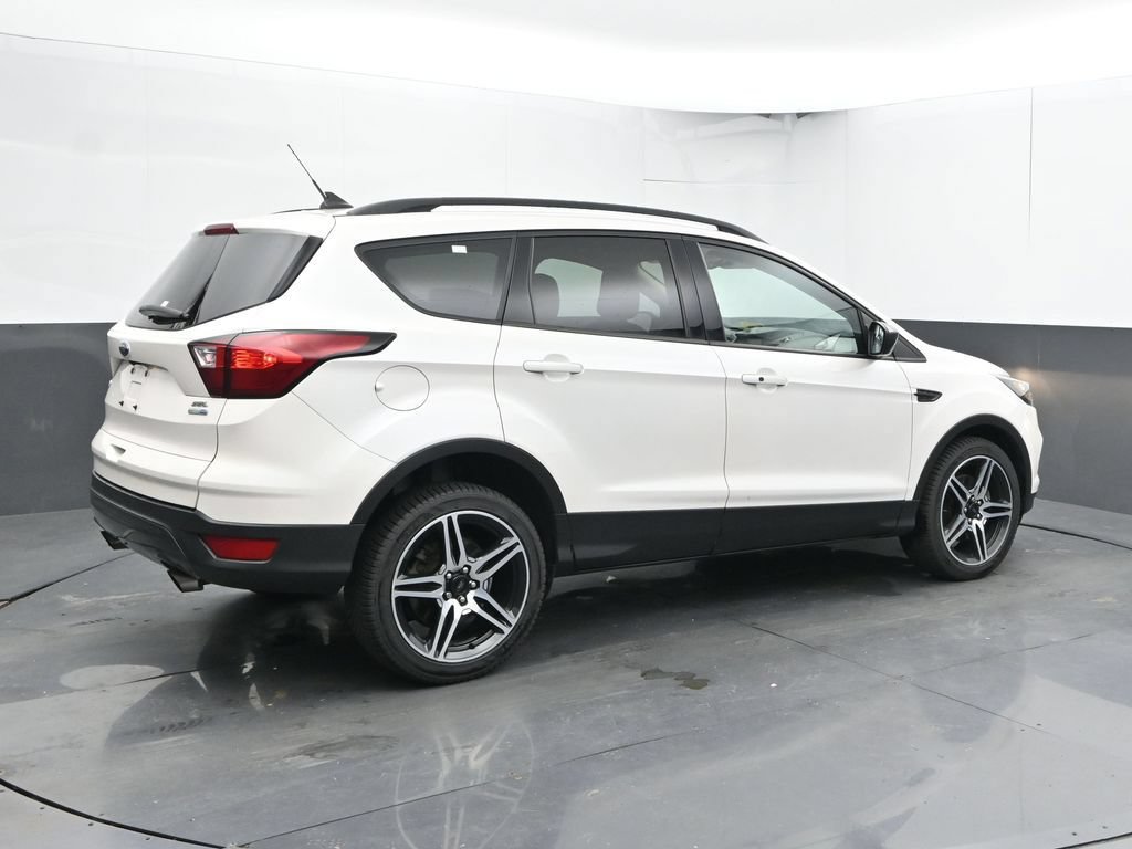 Used 2019 Ford Escape SEL AWD/4WD image 3