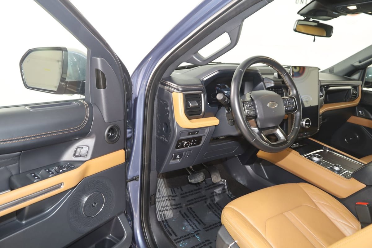 Used 2023 Ford Expedition Platinum AWD/4WD image 47
