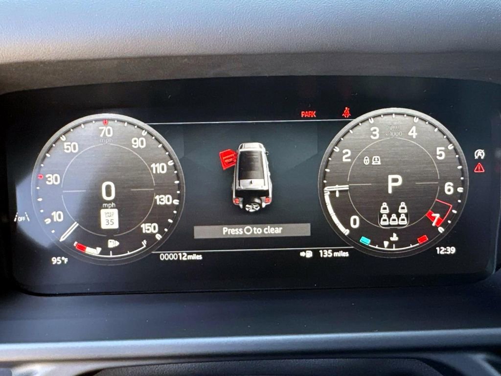 Used 2025 Land Rover Defender 130 X-Dynamic SE AWD/4WD image 30
