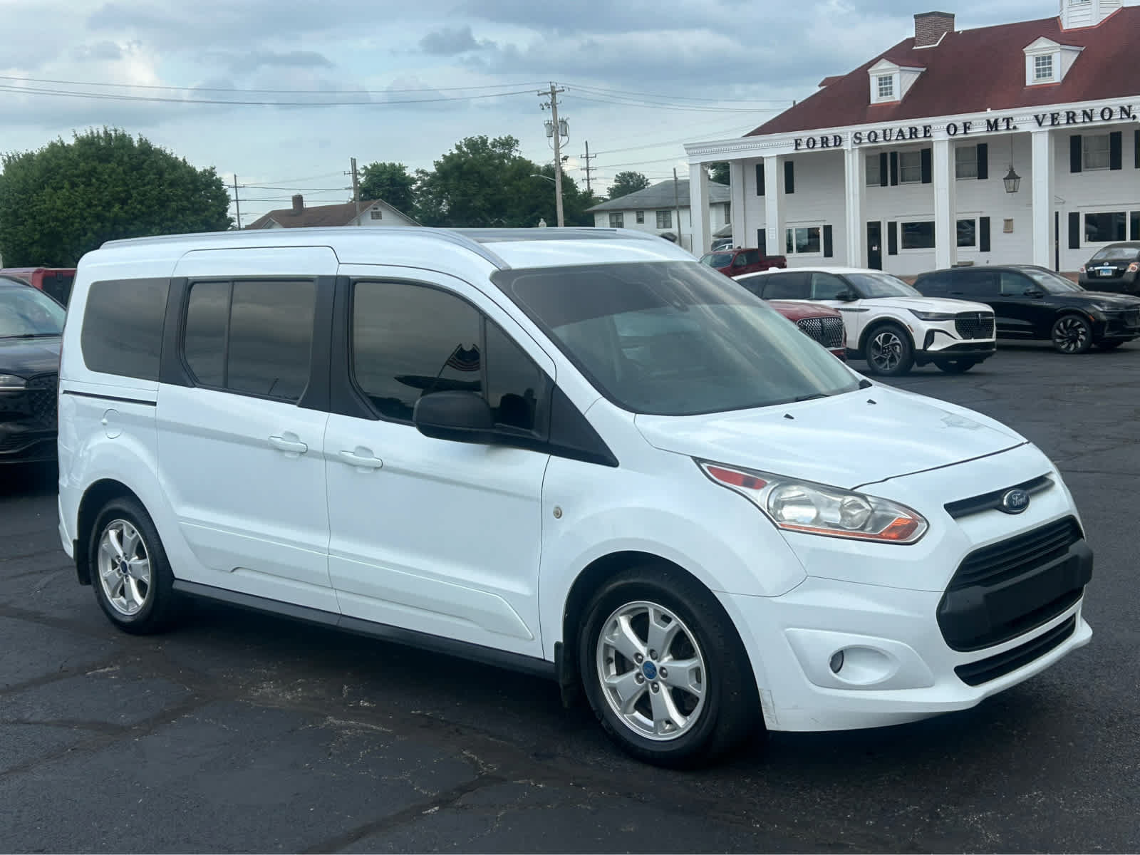 Used 2018 Ford Transit Connect XLT FWD image 3