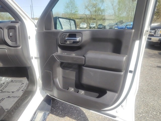 Used 2024 Chevrolet Silverado 1500 Custom image 11