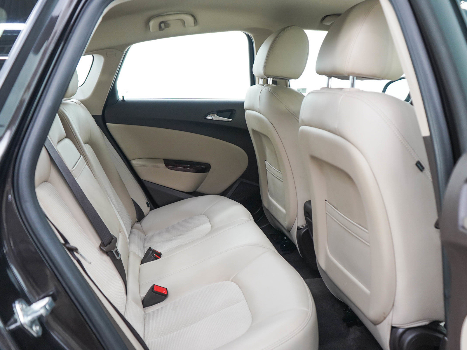 Used 2014 Buick Verano FWD image 12