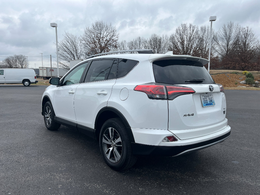 Used 2018 Toyota RAV4 XLE image 5