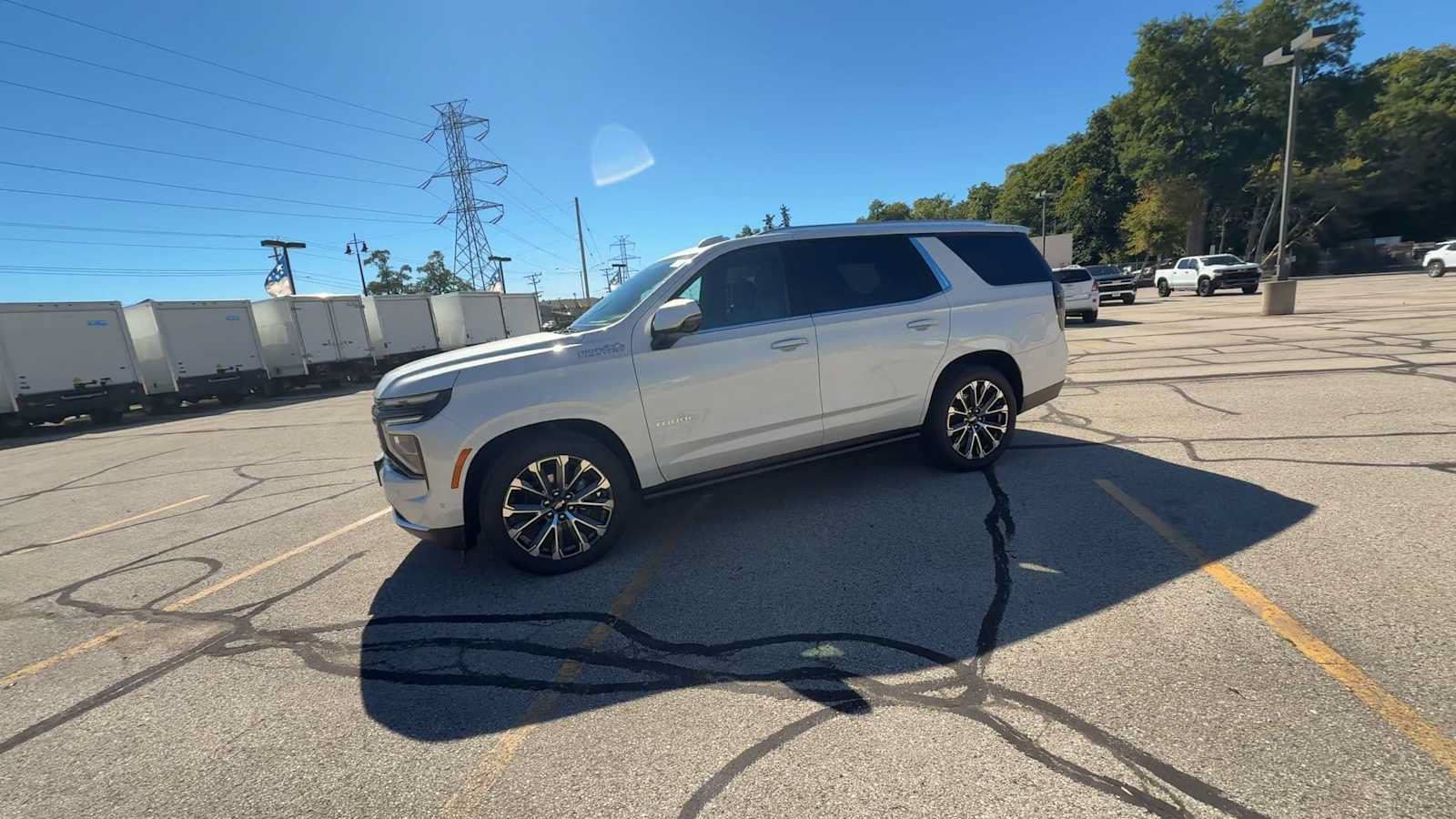 Certified 2025 Chevrolet Tahoe High Country AWD/4WD image 4