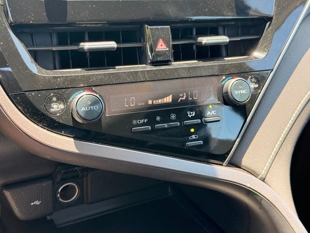 Used 2022 Toyota Camry SE FWD image 30