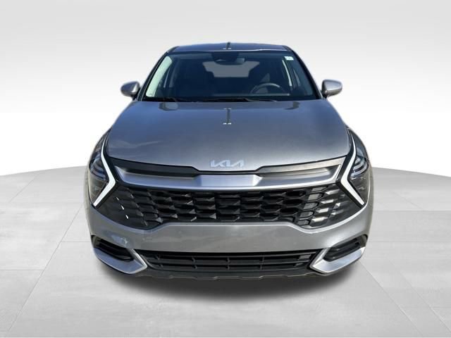Used 2025 Kia Sportage LX image 2