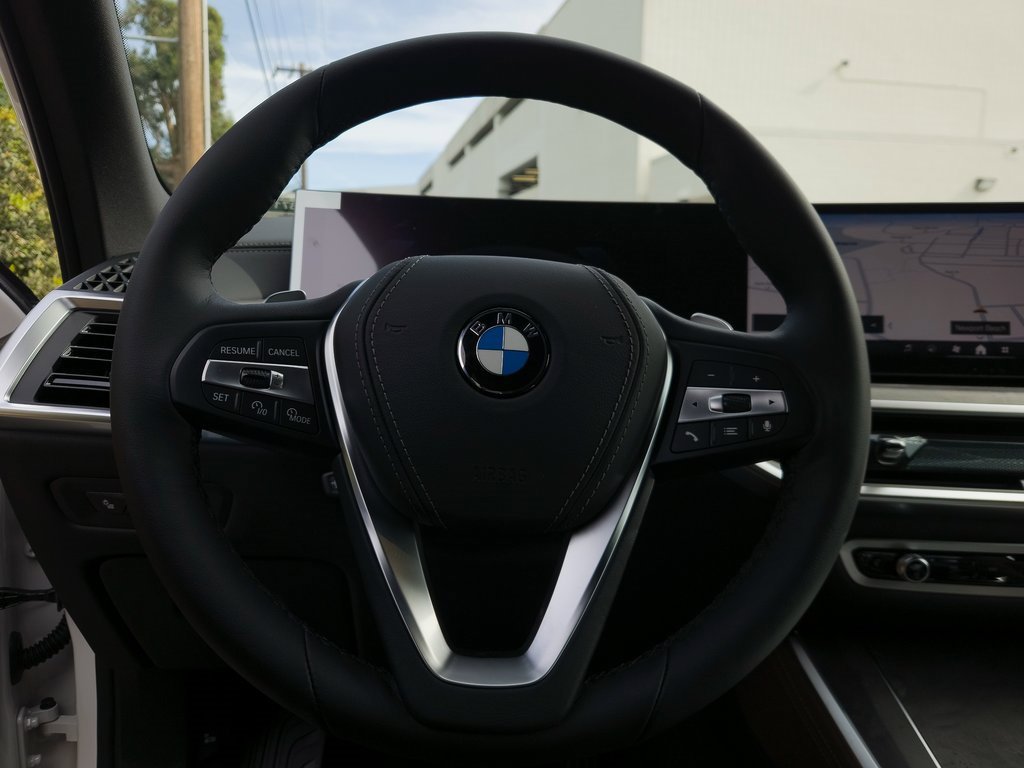 New 2026 BMW X5 xDrive40i w/ Parking Assistance Package image 11