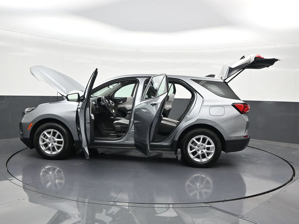 Used 2024 Chevrolet Equinox LS FWD image 33